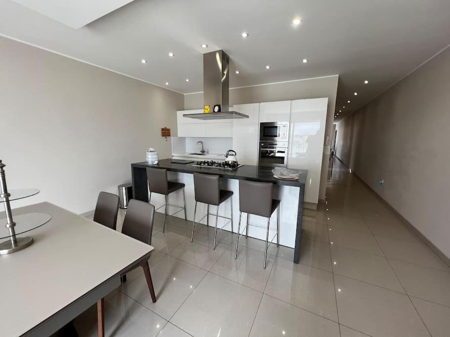 Appartamento Seaview 2 Bedroom Penthouse *